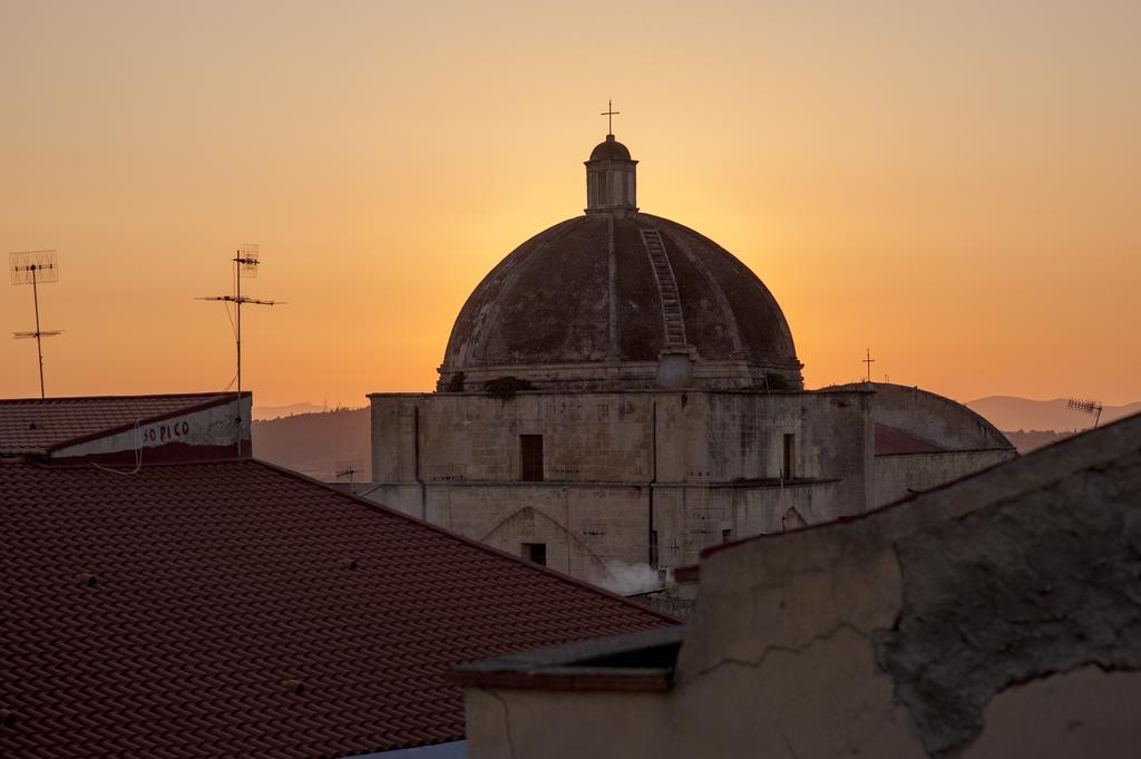 Piazza Azuni 18 Guest House Sassari Exterior photo